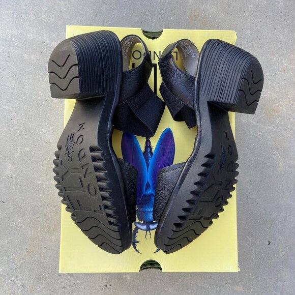 FLY LONDON Wost Black Sandals - Picture 5 of 7